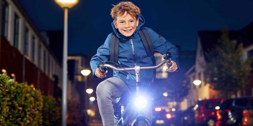 Fietslampjestest: met fietslampjes ben je zichtbaar? | ANWB