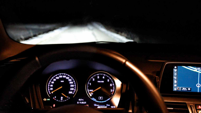 ANWB onderzoekt: mag je halogeen autoverlichting vervangen door LED-lampen?