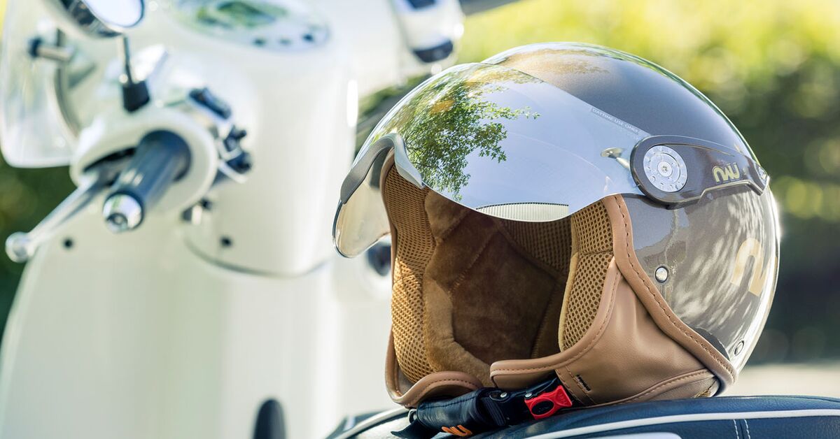 sector Certificaat passen Bromfietshelm of scooter helm verplicht? | ANWB