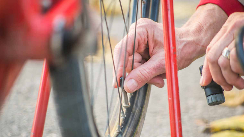 Met opzet Wet en regelgeving Inwoner Fietsband oppompen: past de fietspomp op je fietsventiel? | ANWB