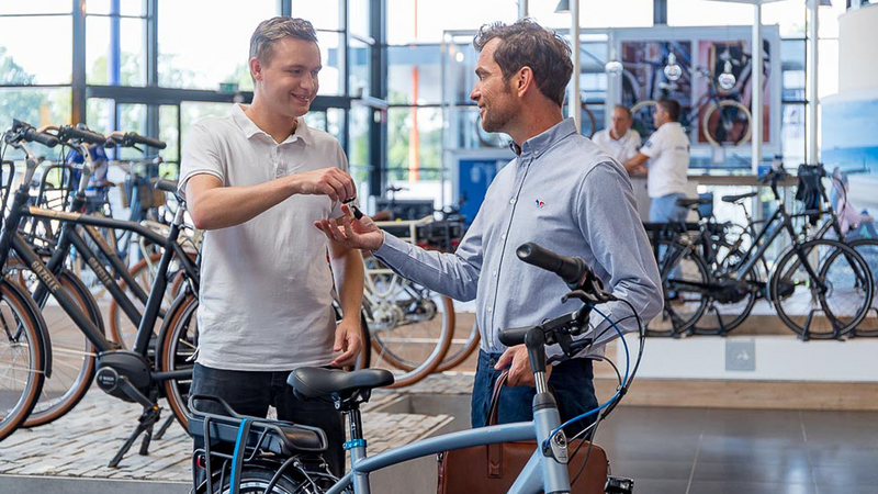 fiets kopen of bij de fietsenwinkel? | ANWB
