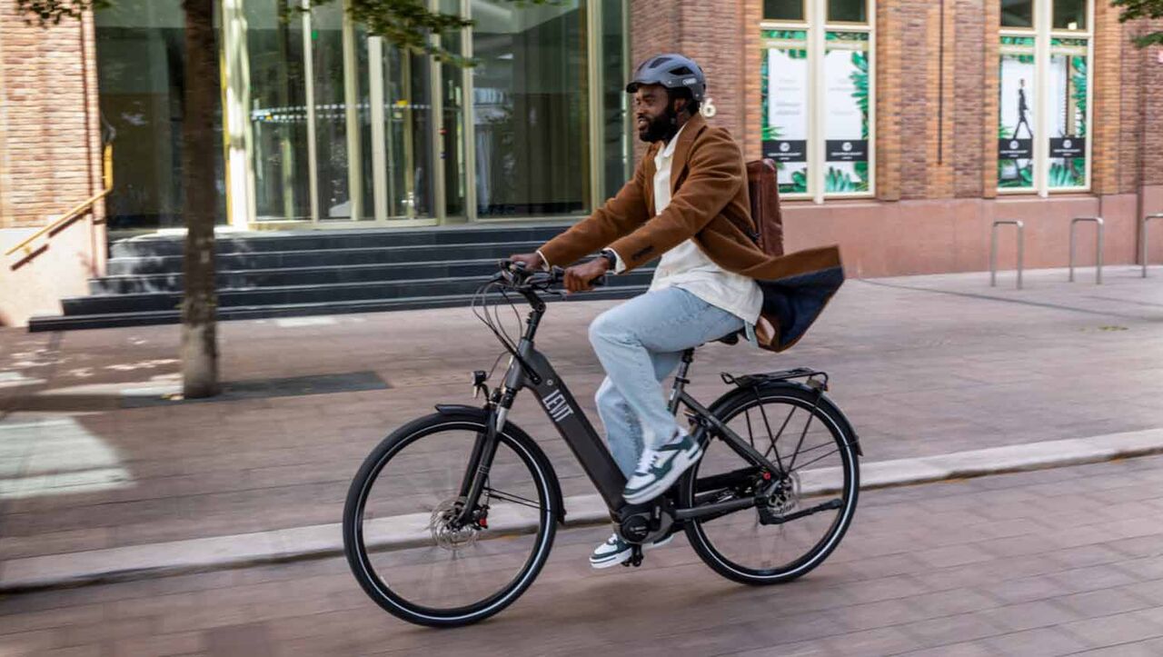 Vrijgevigheid Verscherpen breedte De fietshelm: tips en goed om te weten | ANWB