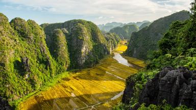 vietnam_ninh-binh_tam-coc_landschap_drone_luchtfoto_mooi-beeld_b.jpg