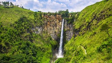 indonesie_sumatra_tobameer_sipiso-piso-waterval_6_b.jpg