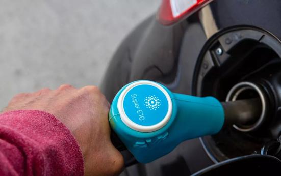 ANWB vindt accijnsverhoging op benzine halverwege 2023 onbegrijpelijk