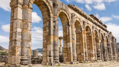 marokko_volubilis_ruine_bogen_zuilen_zerhoun-gebergte