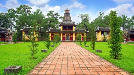 vietnam_hue_thien-mu-pagode_b.jpg