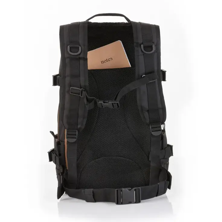 MacGyver rugtas 27L met regenhoes