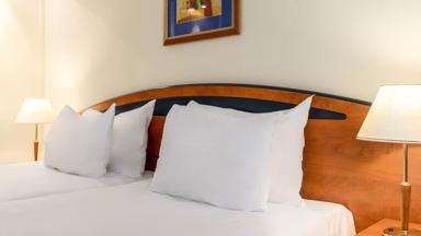 hotel_nederland_naarden_nh-hotels_naarden_kamer_bed