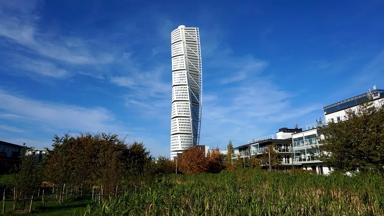 zweden_skane-lan_malmo_turning-torso_gebouw_tuin_pixabay.jpg