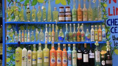 italie_campanie_amalfikust_sorrento_limoncello_flessen_drank_souvenir_pixabay