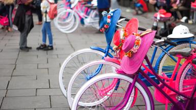 Indonesie_jakarta_Kota Tua_Fatahillah Square_fietsen_kleuren_Shutterstock
