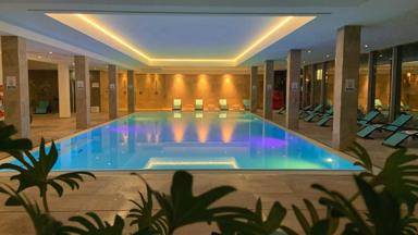 Oostenrijk_Tirol_st-johann_sentido-alpenhotel-kaiserfels_zwembada_h