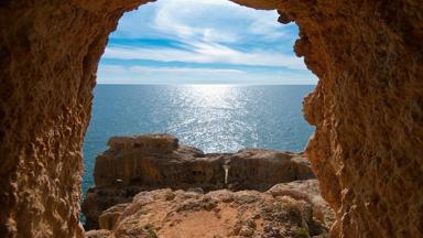 portugal_algarve_zee_rotsen_uitzicht_pixabay