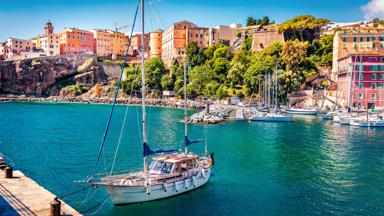 frankrijk_corsica_bastia_haven_boot_shutterstock
