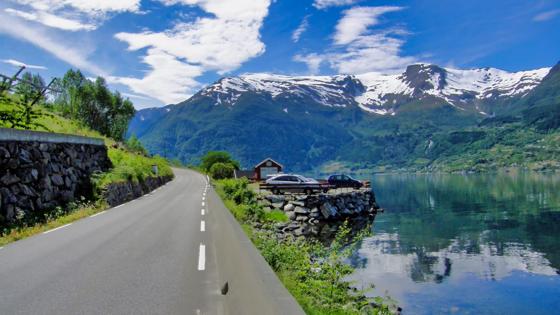 noorwegen_hordaland_odda_hardangervidda_nationaal-park_weg_onderweg_fjord_getty