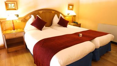 hotel_spanje_pyreneeen_prullans_cerdanya ecoresort_familiekamer duplex cadi_slaapkamer_hotel