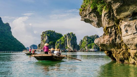 vietnam_halong bay_GettyImages-1319965286