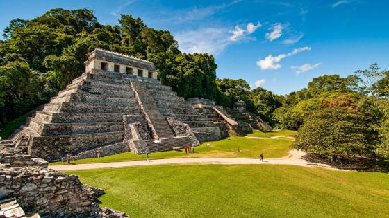 mexico_chiapas_palenque_beste-reistijd-mexico_tempel_mensen_pyramide_shutterstock
