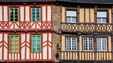 frankrijk_bretagne_benodet-vannes_vakwerkhuizen-voorkant_ gettyImages