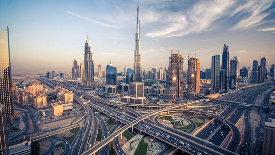 verenigde-arabische-emiraten_dubai_skyline_knooppunt_snelweg_burj-khalifa_b.jpg