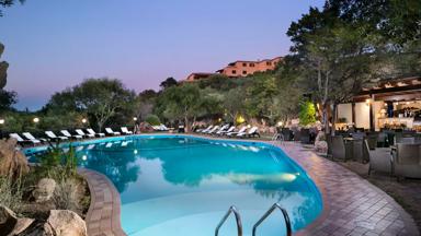 Italië_Hotel_Sardinië_Olbia_Hotel_ Rocca Sarde_sfeer restaurant zwembad_a (32)