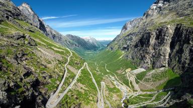 noorwegen_more-og-romsdal_trollstigen_haarspeldbochten_route_shutterstock_304911830