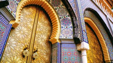 marokko_fez-meknes_fes_koninklijk-paleis_poort_deur_mozaiek_shutterstock