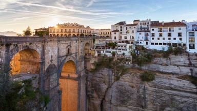 spanje_andalusie_ronda_brug_puente-nuevo_getty-687535778