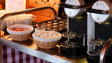 Frankrijk_La_Chapelle_d'Abondance_Hotel_Esprit_Montagne_Koffiebuffet