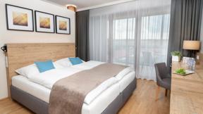 FOX_AT_Burgenland_Neutal_Jufa hotel Neutal_tweepersoonskamer met balkon