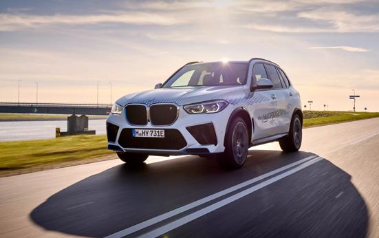 Rijden met de onbereikbare BMW iX5 Hydrogen