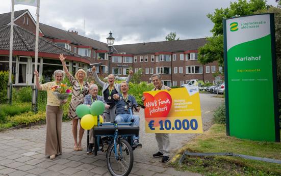 In Overijssel Stichting Zorgfederatie Oldenzaal (ZFO) wint 10.000 euro van het ANWB Fonds