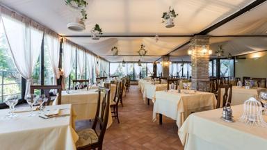 Italië_Loc._Collepepe_Collazzonne_Abbazia_Collemedio_Resort_Restaurant