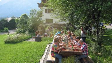 hotel_frankrijk_la-chapelle-d-abondance_hotel-esprit-montagne_terras_bbq