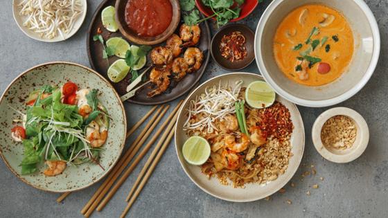 Thailand, pad thai, tom kha kai soep - GettyImages-1312283557