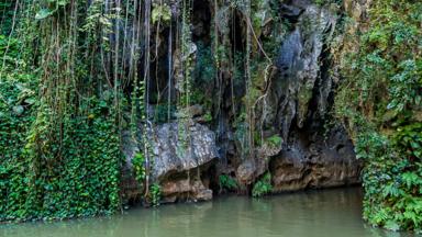 cuba_vinales_cueva-del-indio-grot_nationaal-park_shutterstock_1226446444