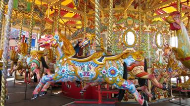 engeland_sussex_brighton_brighton-pier_carrousel_kleur_paard_pixabay