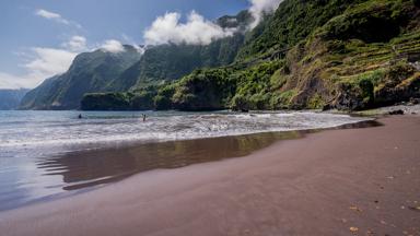 Beelden komen van Turismo do Portugal in Madeira.

Iedere foto heeft zijn eigen naam en copyright, die wij dienen te gebruiken.