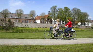 Fietsen in Nederland. De LingerouteArchief lingeroute