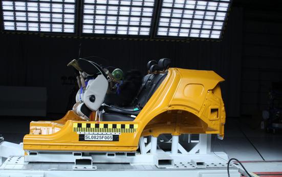 Autostoeltjes falen in botsproef