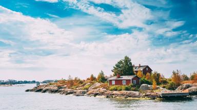 finland_helsinki_eiland_rood-huis_meer_shutterstock