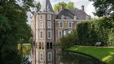 Kasteel Het Nijenhuis is one of the best preserved manor houses in the province of Overijssel. It is situated between the villages of Heino and Wijhe in an area of great natural beauty.Nowadays the castle is part of Museum De Fundatie and is radically rebuilt and renovated in 2003. The castle lies amitst attractive gardens with sculptures such as Charlotte van Palland's "Wilhelmina" and the Hildebrand monument by Jan Bronner. It has been fully opened for public since 2004.