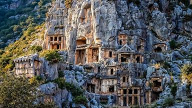 turkije_myra_demre_tombes_rotsen_archeologische-overblijfselen_shutterstock