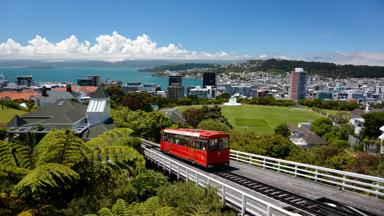 nieuw-zeeland_wellington_rode-trein_kelburn-cable-car_w