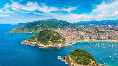 spanje_baskenland_san-sebastian_vakantie-baskenland_san-sebastian_atlantische-oceaan_eiland_shutterstock