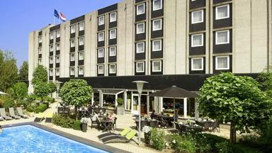 hotel_nederland_maastricht_novotel-maastricht_achterkant_zwembad