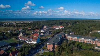 hotel_nederland_ameland_nes_westcord-hotel-noordsee_luchtfoto