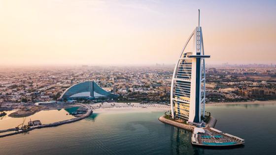 dubai_dubai_burj al arab met skyline vanuit de lucht_b