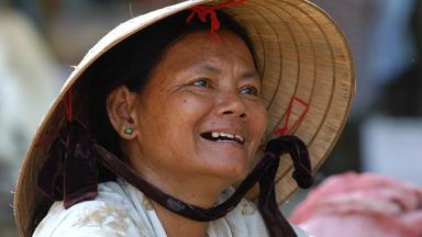 vietnam_algemeen_local_vrouw_hoedje_w